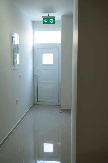 Anesis Airport Rooms 306 Koropíon Exterior foto